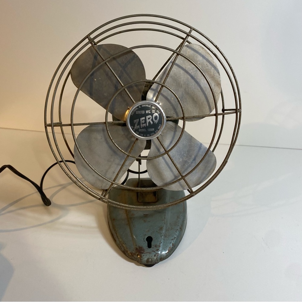 Vintage Working Zero Model 1250R Metal Desk Fan